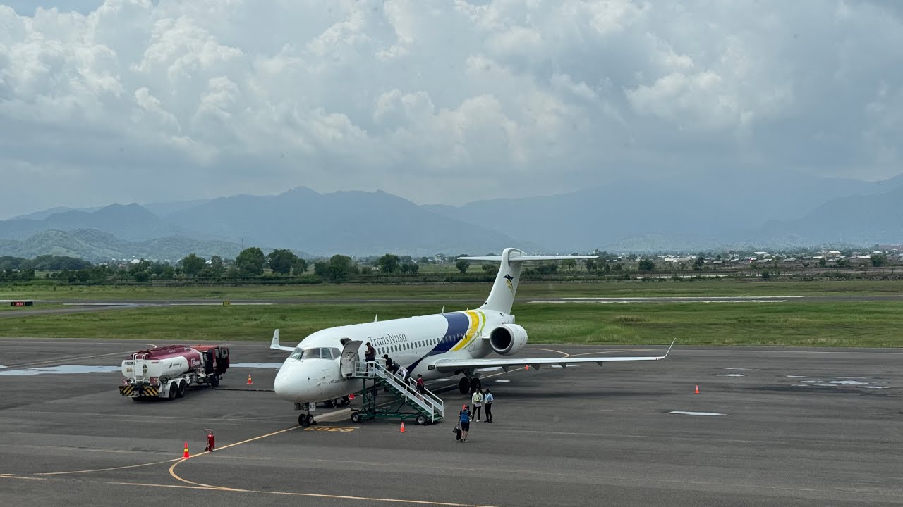Pertama kali terbang bersama Trans Nusa mini JET COMAC ARJ 121 