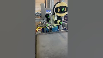 Automatic height adjustment. Printing and labeling. #automatiseren #shipping #labeling