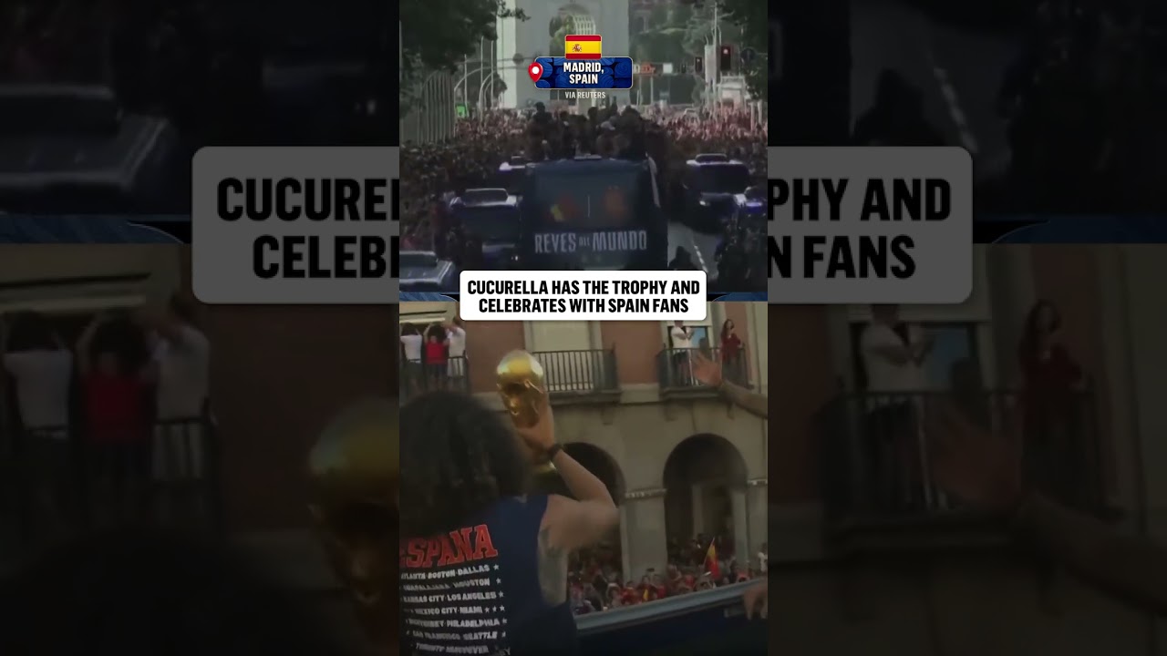 2026 FIFA World Cup champion Marc Cucurella living it up with the fans in Madrid 🏆