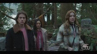 Nancy Drew 2x13 - Nancy, Ace & Amanda arrive on the island & find a teenage girl