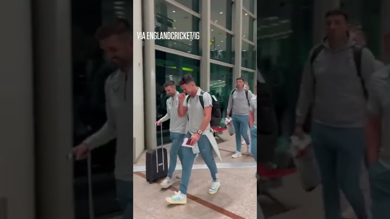 England arrive in Pakistan 🛬