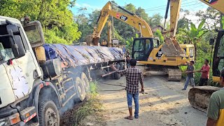 TERPURUK‼️Dua Excavator Menolong Evakuasi Truk Trailer