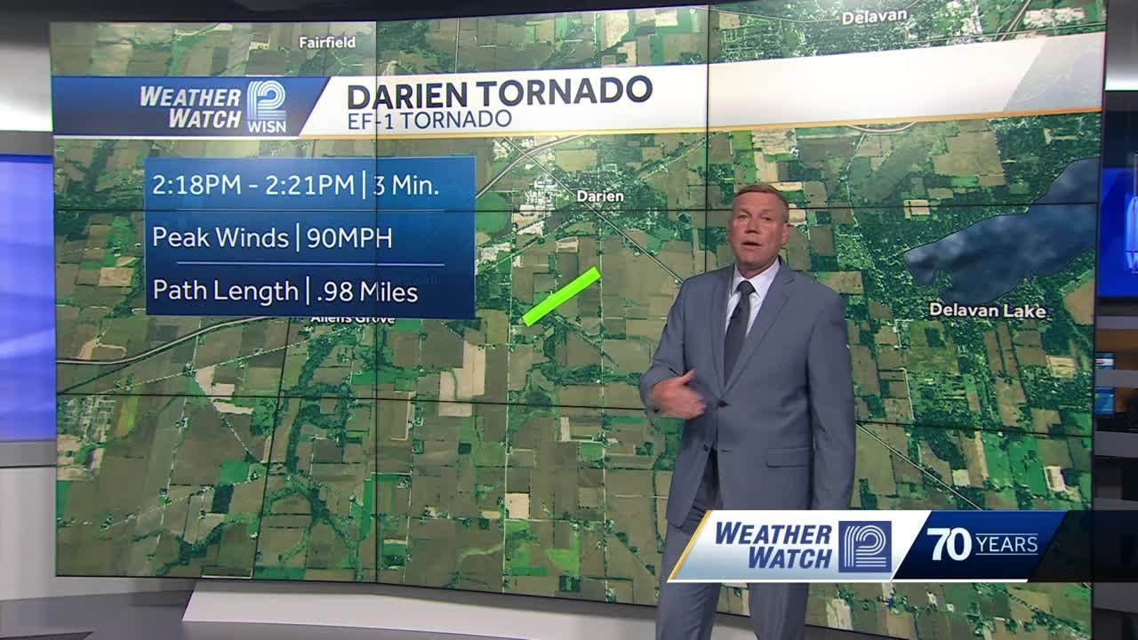 2 tornadoes touchdown in SE Wisconsin - YouTube