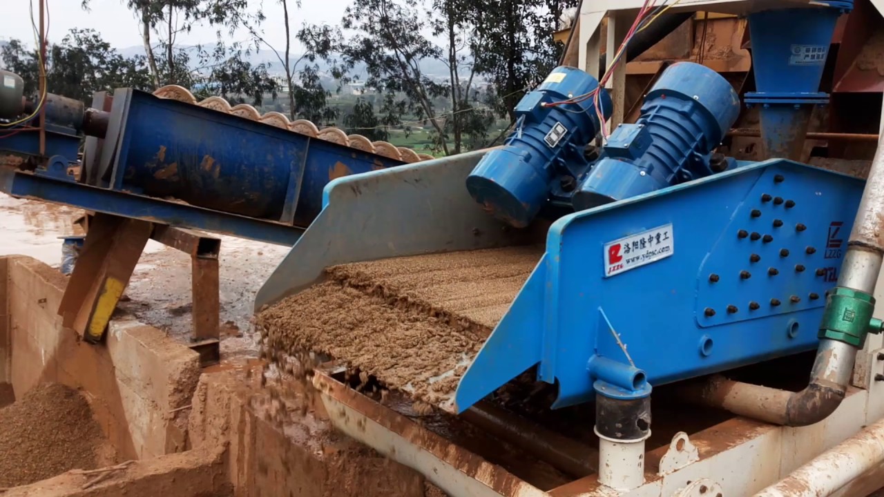 абразивная глина для очистки кузова. размоченная глина. очистка глины. синяя глина для автомобилей. абразивная глина для очистки кузова.