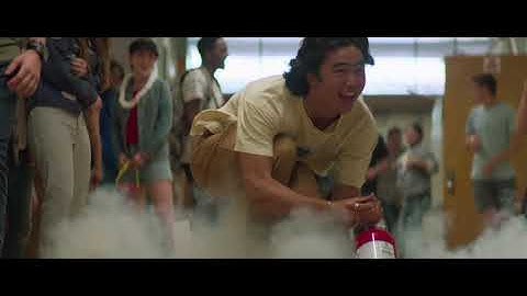 勝ち組パリピたちに囲まれ呆然…　映画『ブックスマート 卒業前夜のパーティーデビュー』