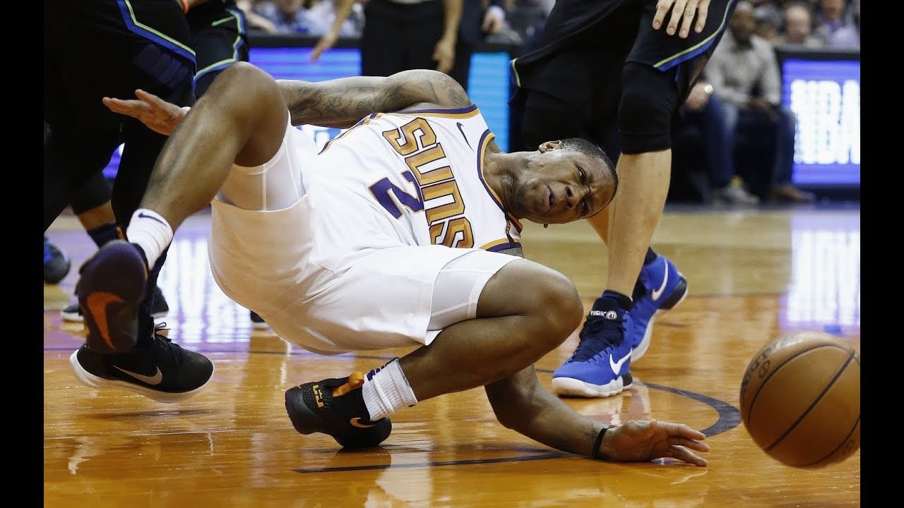 Suns' Isaiah Canaan suffers horrific injury that conjures Gordon Hayward ...
