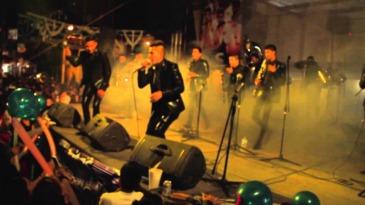 Banda Saucitos - Se va Muriendo Mi Alma - Popurri Alfredo Olivas - Septimo ANniversario (Parte 5)