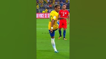 The GREATEST No-Look Assist in Football History! 🏆👀