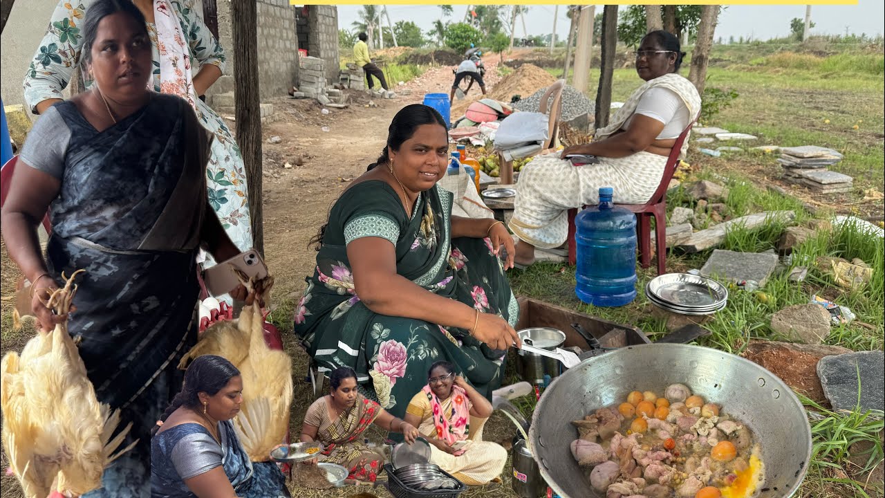 మా పెళ్లి రోజు కీ చర్చ్ లో అందరికి నాలుగు ఫారం కోళ్లు తెచ్చి కూర వండి పలావ్ చేసి భోజనం పెట్టాము 🙏🙏