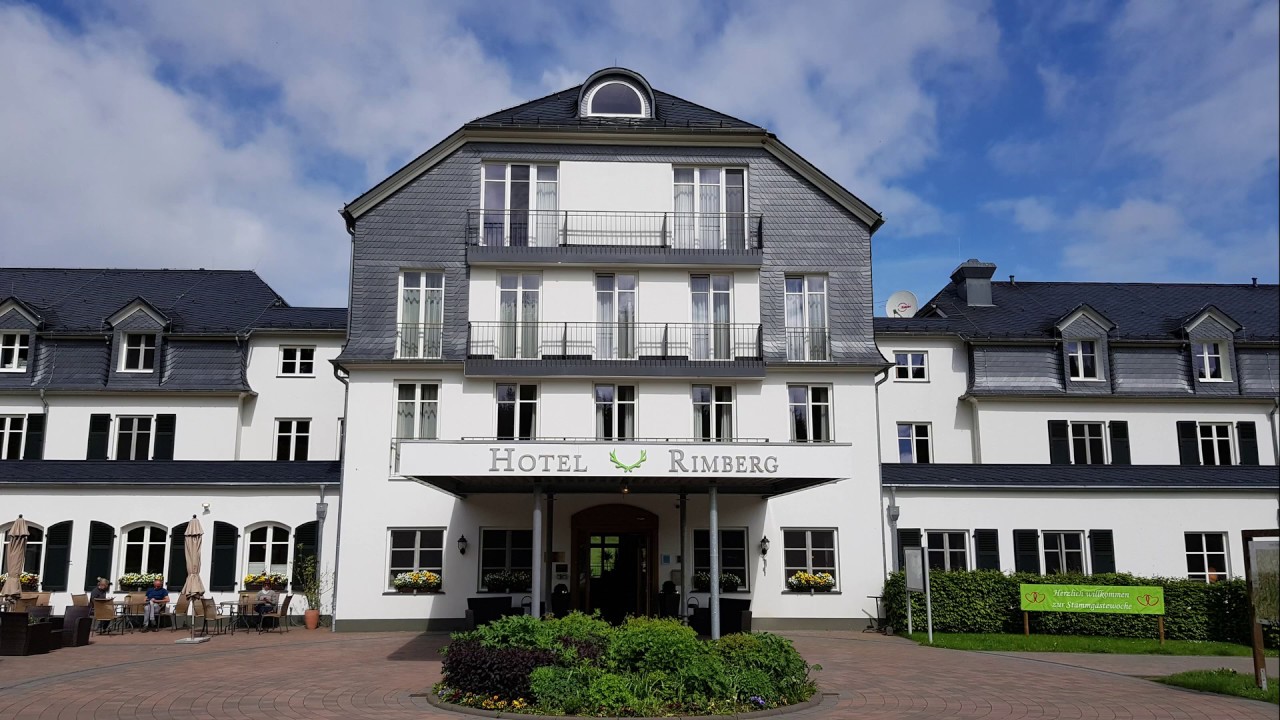 Drohnenflug Hotel Rimberg in Schmallenberg