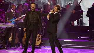 Inolvidable Luis Fonsi y David Bisbal person of the year Laura Pausini