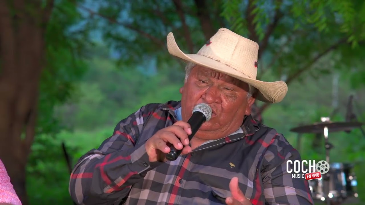 La Mesera - Banda Lujo De Tierra Caliente Ft El Compa Piry y Sus Imponentes - COCHO Music En Vivo