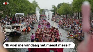 Feestende Mensen En Volle Kades Tijdens Canal Parade