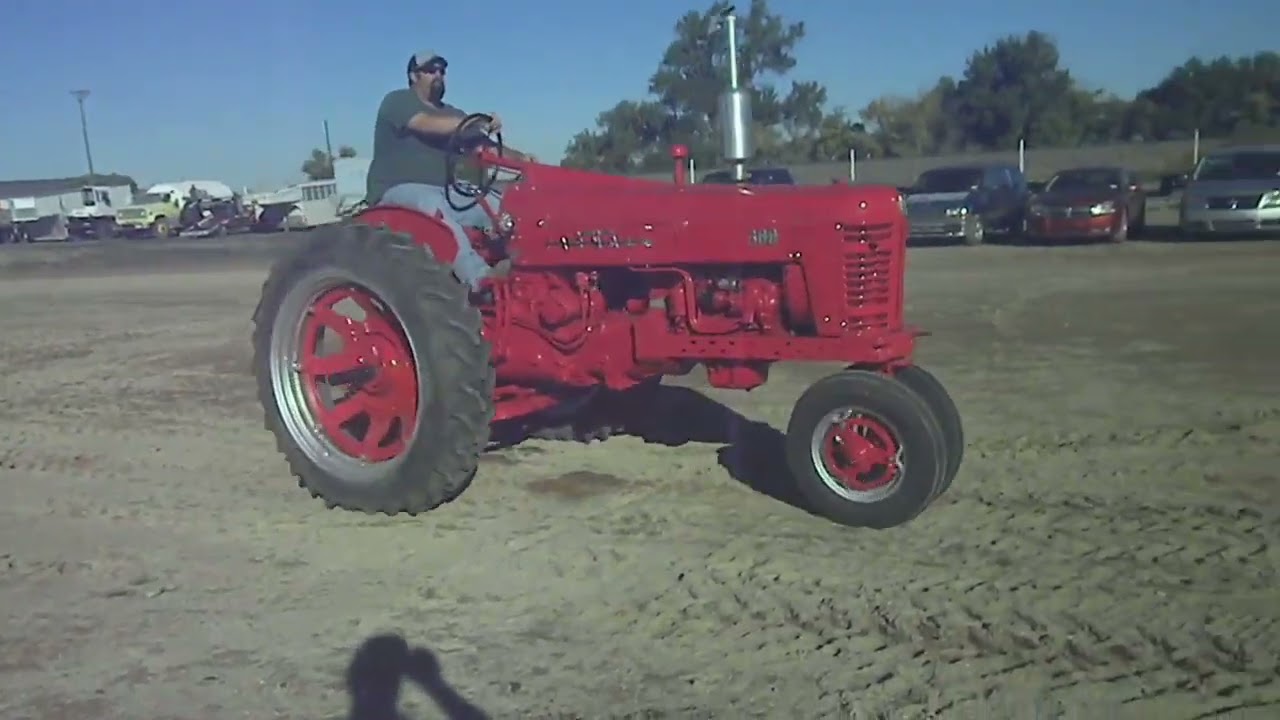 9843 - 1955 Farmall 300 Tractor