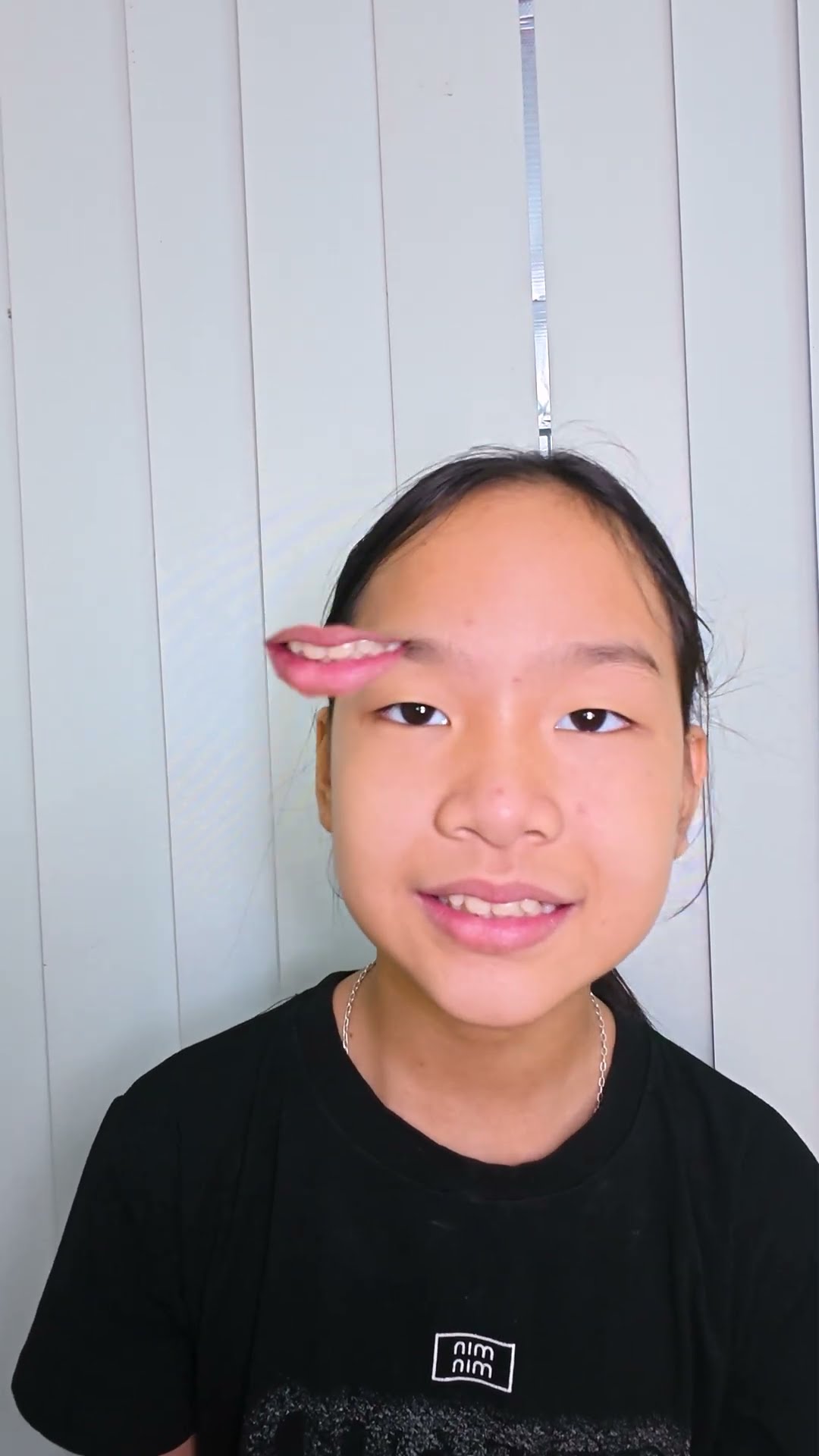ACC - Cô Bé Cần Bắt Lấy Hết môi Của Mình || Little Girl Needs To Get All Her Lips Caught. #funny