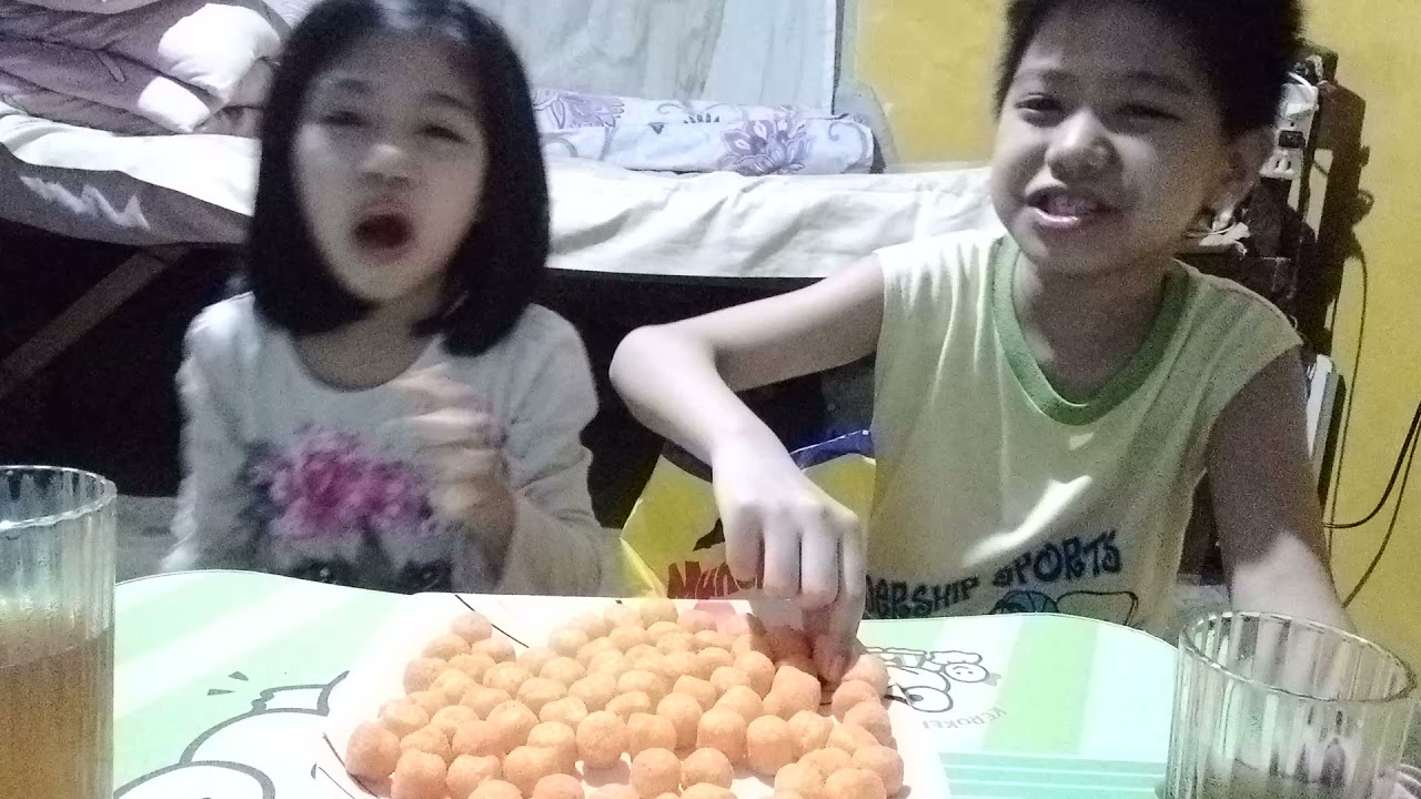 eating munchitos Cheeseball hope u like it