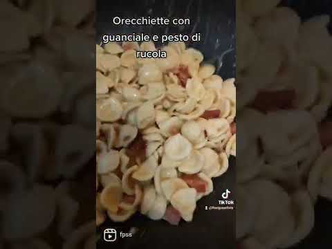 Orecchiette con guanciale e pesto di rucola