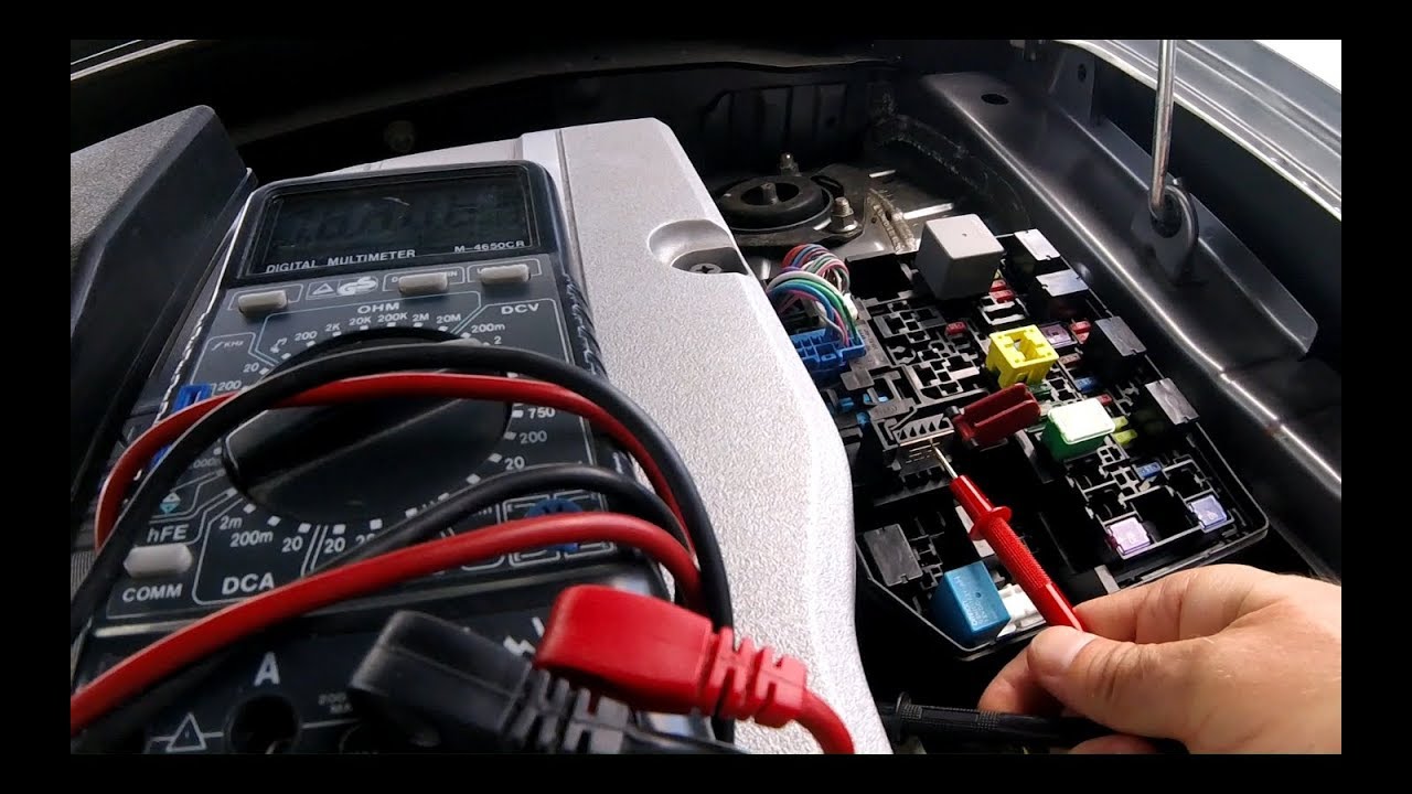 koncert dedikation Jeg mistede min vej Q41 - Outlander PHEV's AUX battery charges while parking! - YouTube