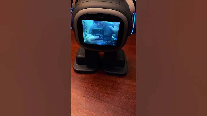 Emo Takes Your Photo 📸📸📸