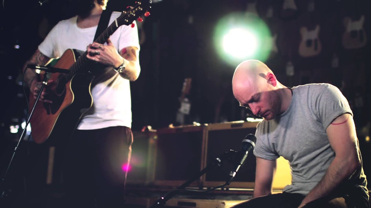 Obejrzyj Biffy Clyro At: Guitar Center "The Rain" w YouTube Obejrzyj Biffy Clyro At: Guitar Center "The Rain" w YouTube