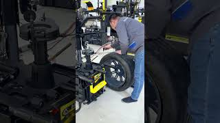 #carmaintanance #automobile #rotatingtire #tirechanger #tires #mechanic #auto #tools