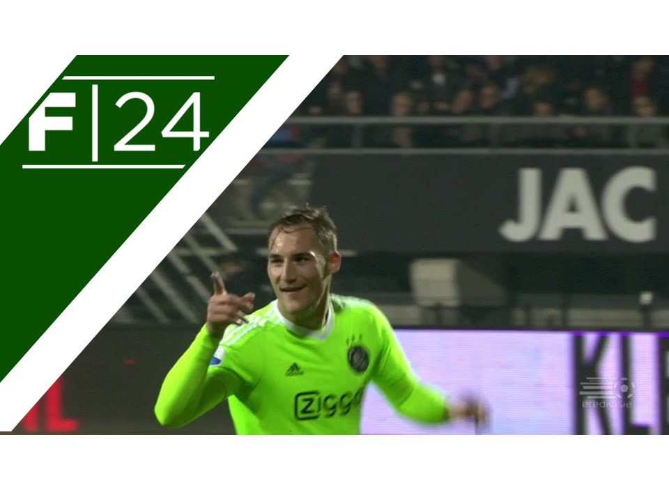 Gudelj golazo puts Ajax in control