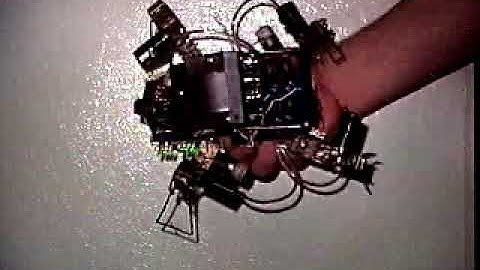 BEAM 8 motor, 4 leged walking robot "Spyder" pt.1 | by Richard Piotter (Vintage Video)