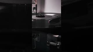 Kb - Gölgen Bile Uzak ♪