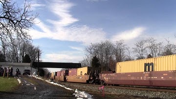 CSX Q136 in Hi Def at Shenandoah Junction,WV on 12/21/13