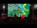 Kanika Kapoor makes audience dance for her "Nachan Farrate" song live performance