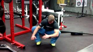 Deep squat with prying
