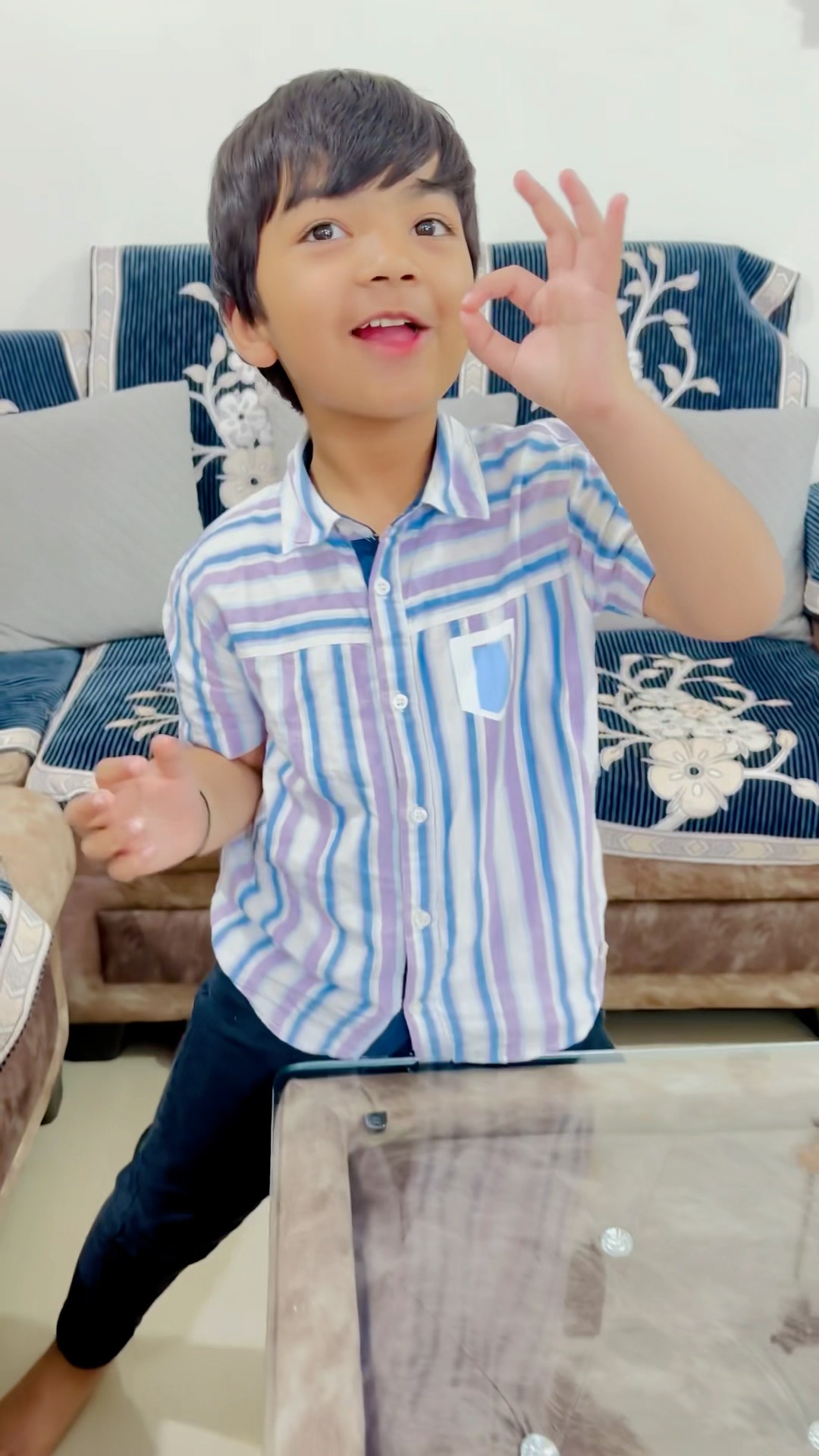 Mummy chupkar kha rhi thi ?
