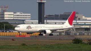 Japan Airlines (JAL) 767-300 JA8987 @ Narita [20100905_1426]