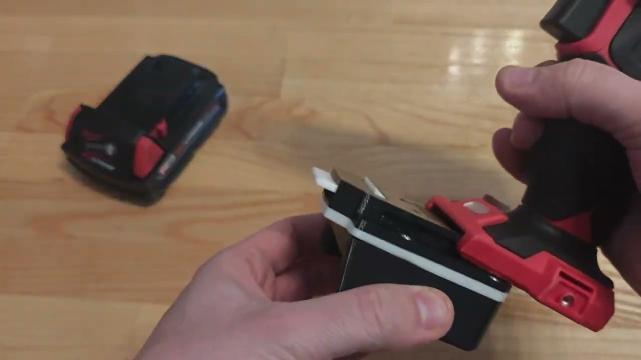 Adapter - Milwaukee M18 battery to Einhell Power X-Change tool