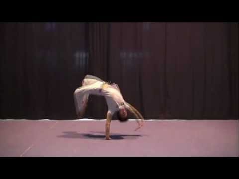 Macaco -- Capoeira movimento + slow motion