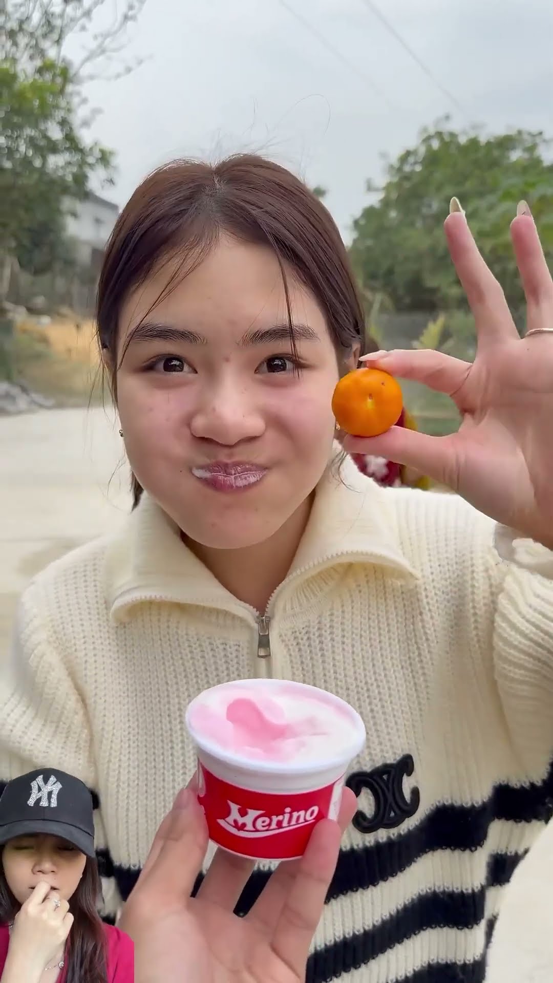 Es krim stobery banyak rasa manis ⁉️