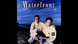 Waterfront  Cry s Fm Horizonte 943