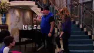 Debby Ryan & Kevin Chamberlin Dancing On Jessie (Krumping and Crushing [HD])