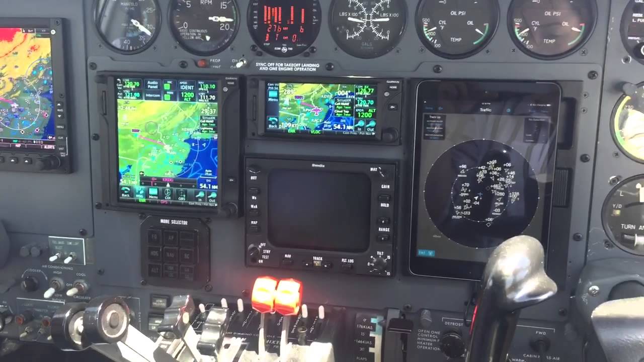 N727ES Cessna Golden Eagle 421C taking off