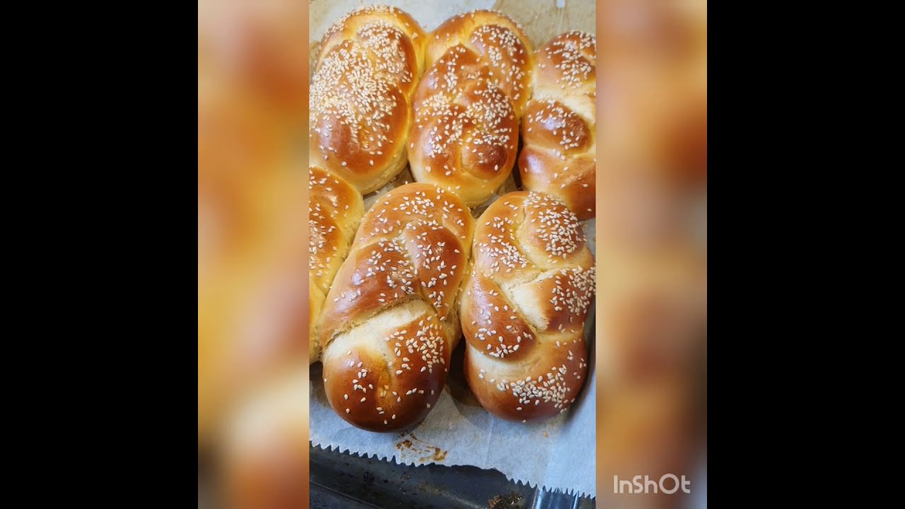 לחמניות שמינייה - קליעת לחמניית קשר בצורת שמונה לחמניות חלה לשבת