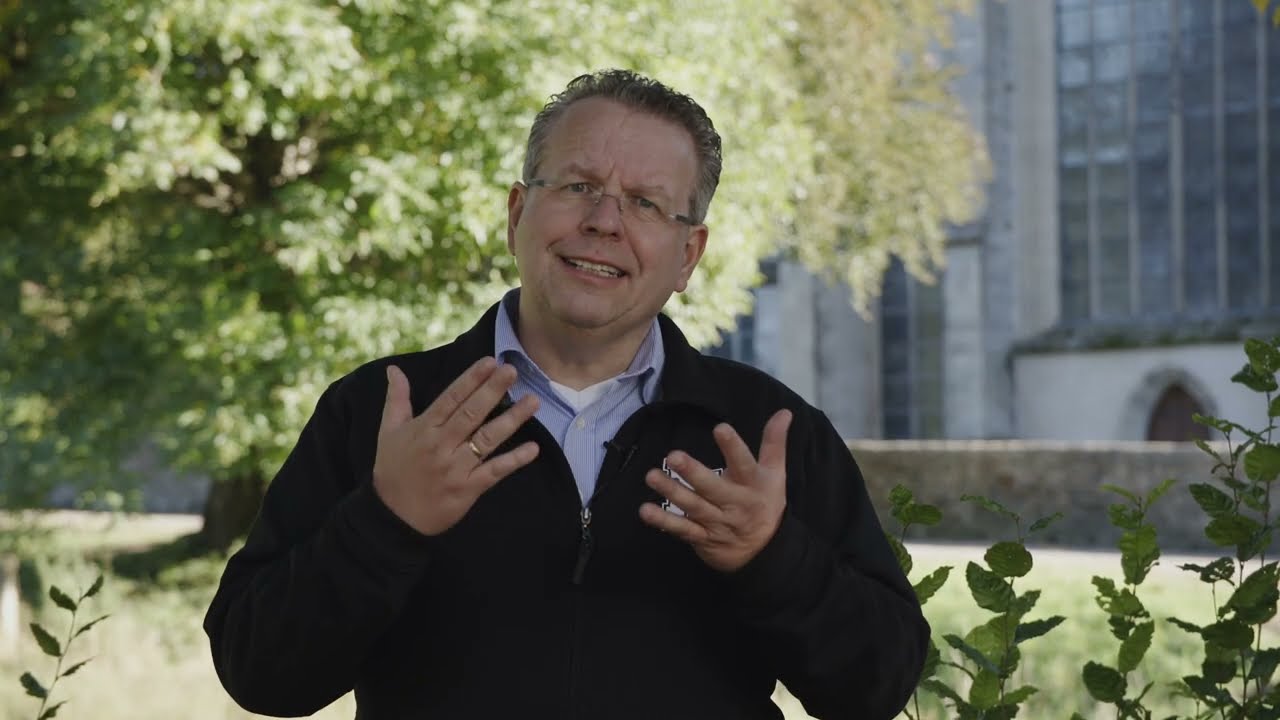 Musik bei einer Beerdigung? Ein bekannter Trauerredner erfüllt gerne Musikwünsche bei Trauerfeiern.