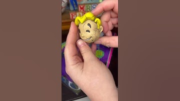 Unboxing Fallout Mondoids figure with interchangeable heads!