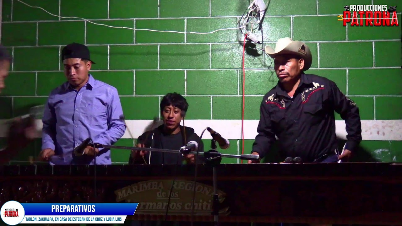 PREPARATIVOS DE FIESTA EL TABLÓN, ZACUALPA, EN CASA DE ESTEBAN DE LA CRUZ Y LUCIA LUIS