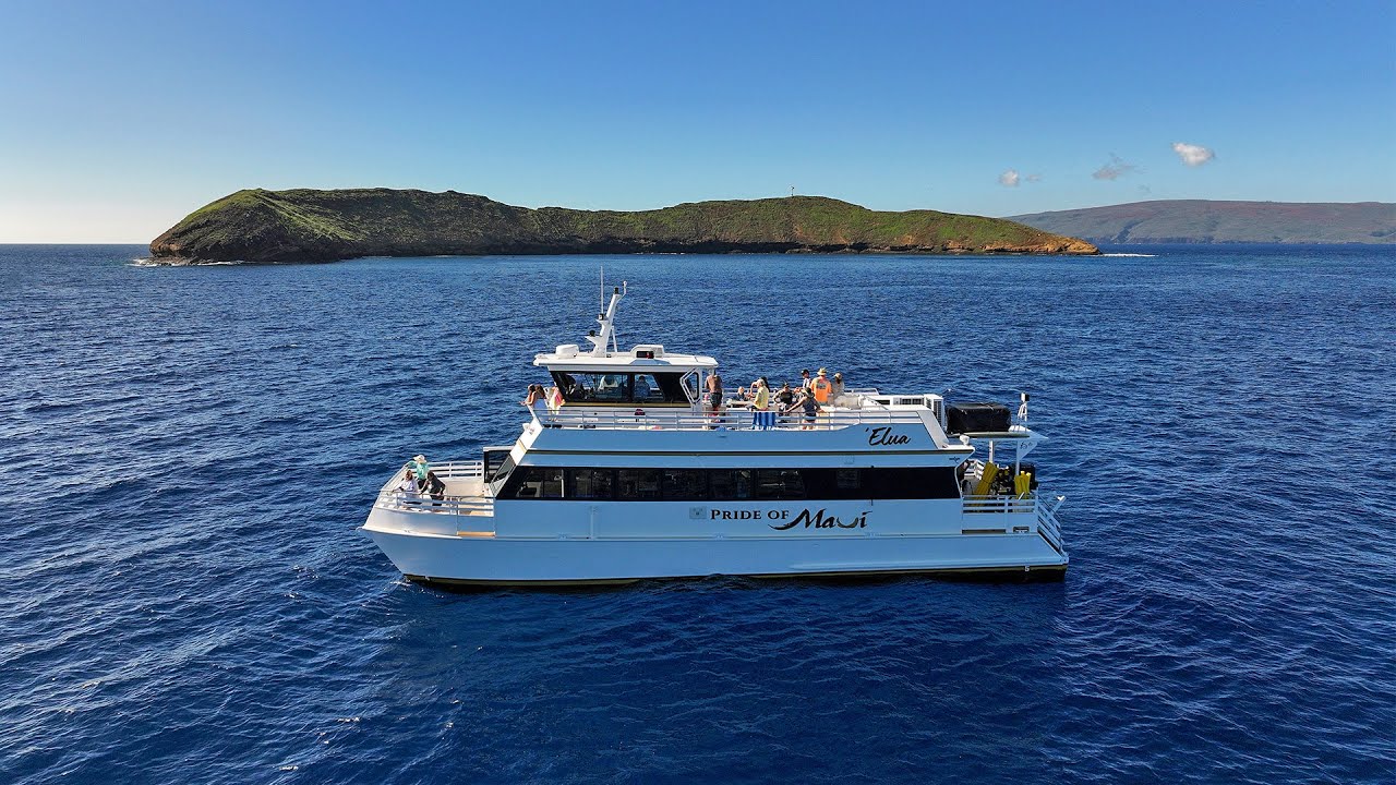 Сноркелинг на острове Молокини на борту роскошного судна Pride of Maui 'Elua.