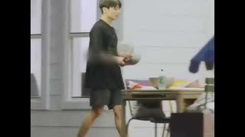 omo bunny singing serendipity🤩🤩#bts #jk #jungkook #jk #btsjimin #jikook #serendipity