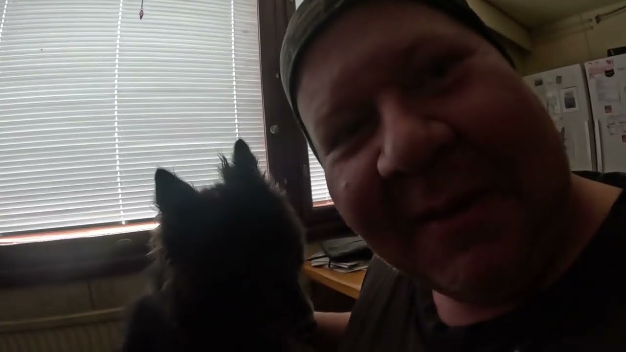 RÖLLIN KANSSA TANKKAUSHOMMIA