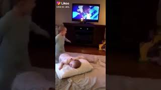 يعمل مساج لاخته لزيز       سمعها