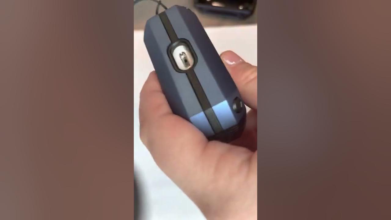 Как с AirPods Pro снять плосмасовый чехол - YouTube