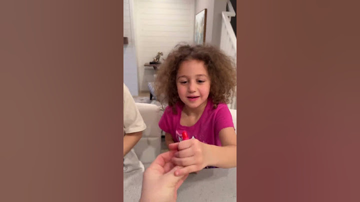 Which one is real lipstick 💄 😂❤️