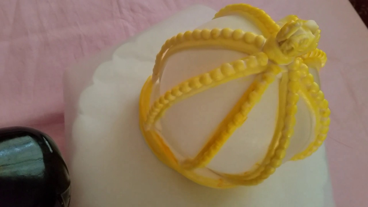 How To Make A Royal Crown With Fondant YouTube how-to-make-a-royal-crown-with-fondant-youtube